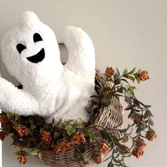 White Sherpa Ghost Pillow/NWT - Picture 3 of 10